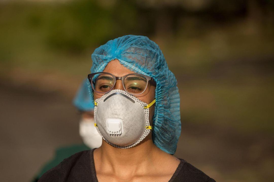 Los sanitarios siguen ''al pie del cañón''.
