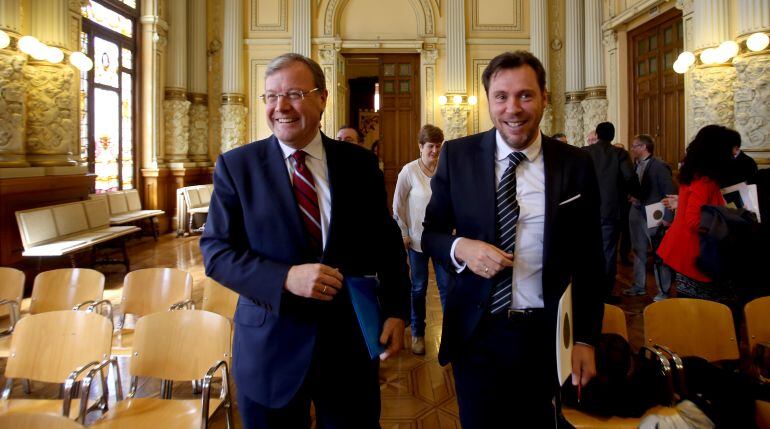 Los alcaldes de León y Valladolid, en el Salón de Recepciones del Ayuntamiento de Valladolid