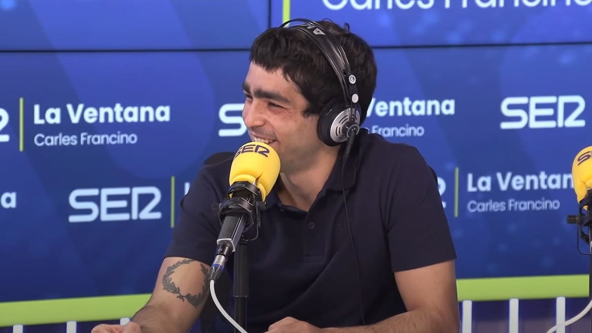 Omar Ayuso desvela su placer oculto: una "costumbre horrible" a las 5 de la madrugada con Carlos Boyero como gran protagonista