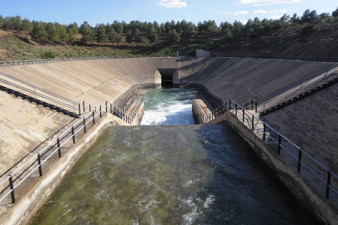 Embalse de agua