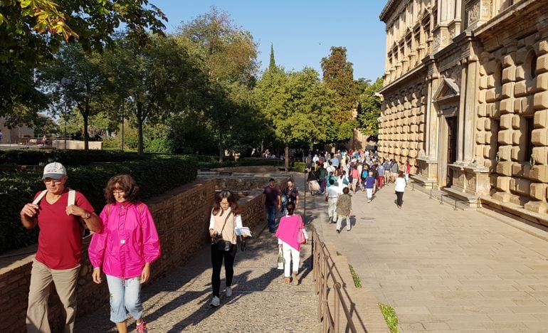 Turistas en la Alhambra