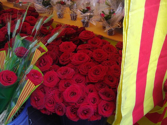 Una parada de venda de roses per Sant Jordi