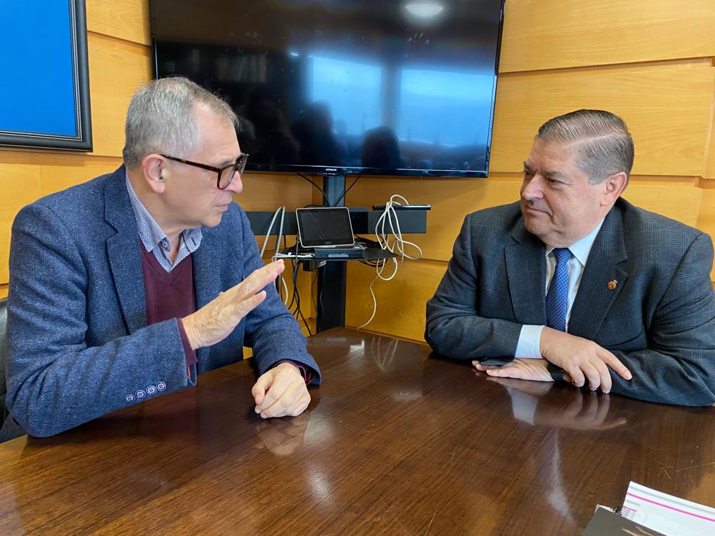 Evencio Ferrero, á esquerda, con Julio Abalde, subdelegado do goberno