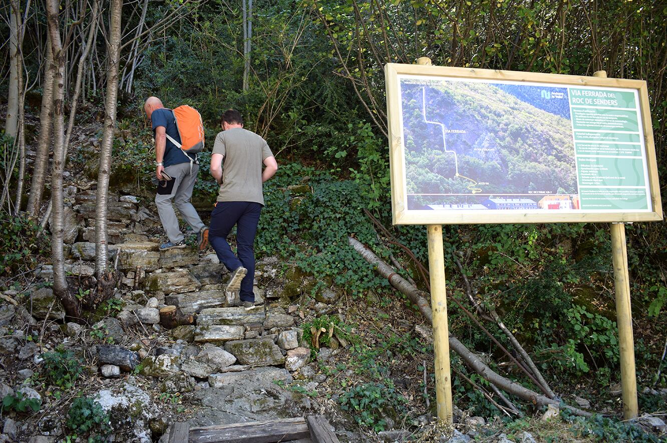 L'accés a la nova via ferrada del roc dels Senders.