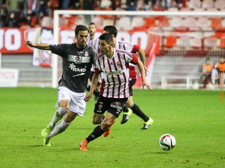 Nacho Matador, en una acción del choque de ida en Las Gaunas