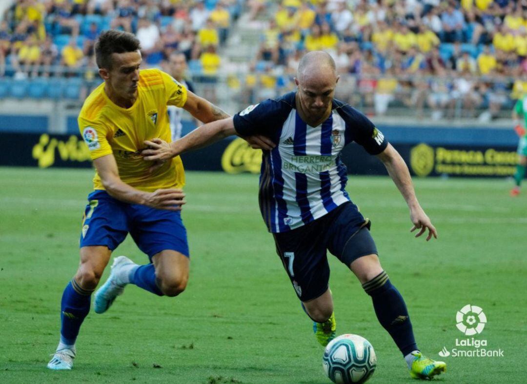 La Deportiva no pudo sumar en Cádiz a pesar de adelantarse en el marcador.