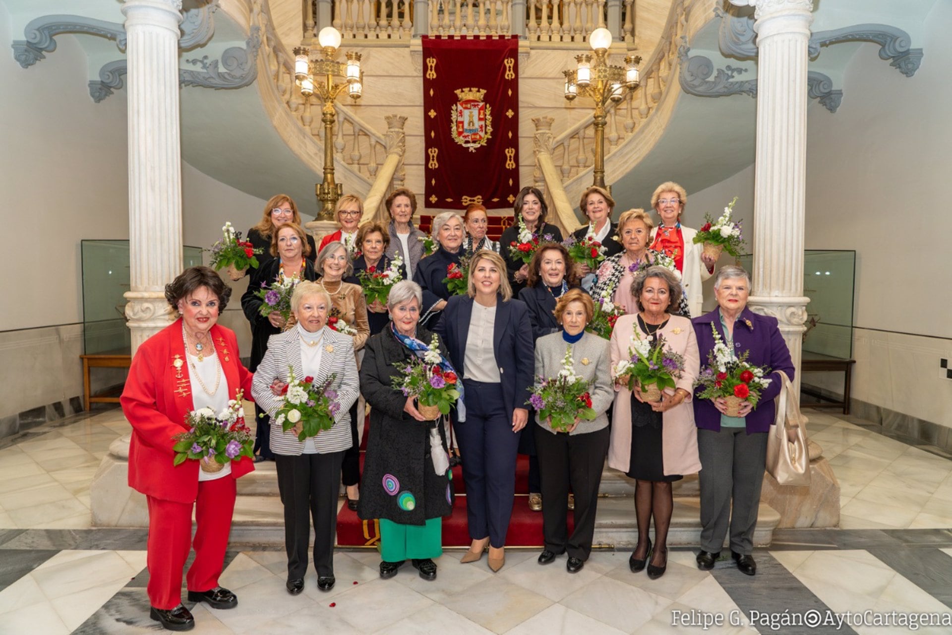 25/03/2024 La alcaldesa posa con las nazarenas mayores
ESPAÑA EUROPA MURCIA SOCIEDAD
AYUNTAMIENTO DE CARTAGENA
