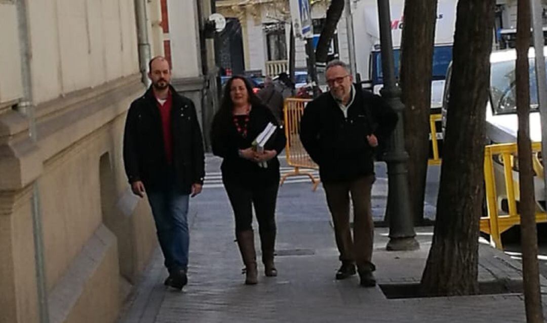 Jorge Luis Bail, Marta de Santos y Pedro Arrojo, a su llegada a la Fiscalía Anticorrupción 