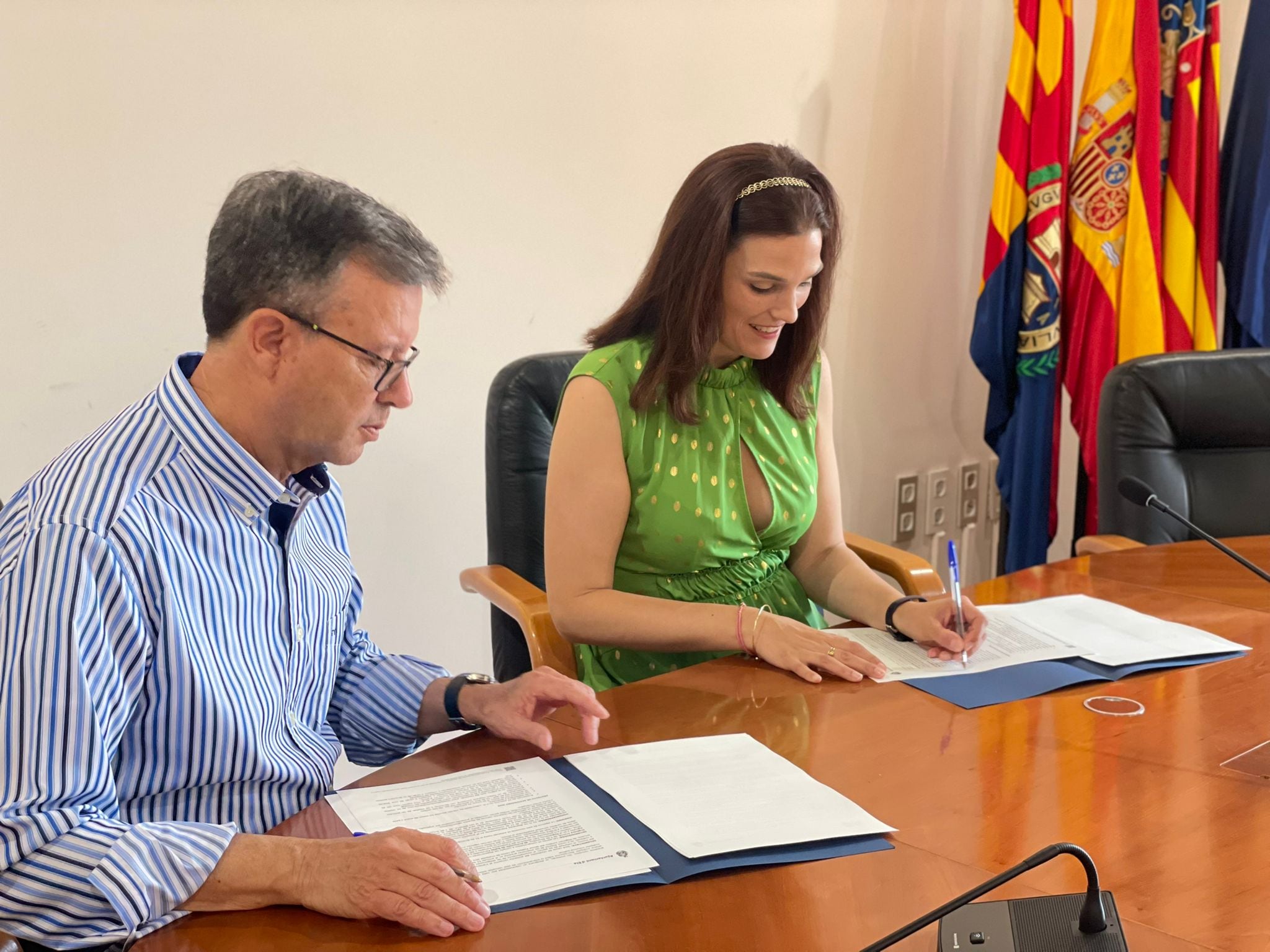 Firma del convenio de traslado del Cineclub