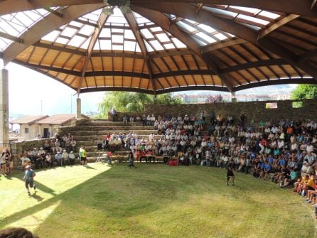 Las instalaciones del luchódromo se llenan con cada competición