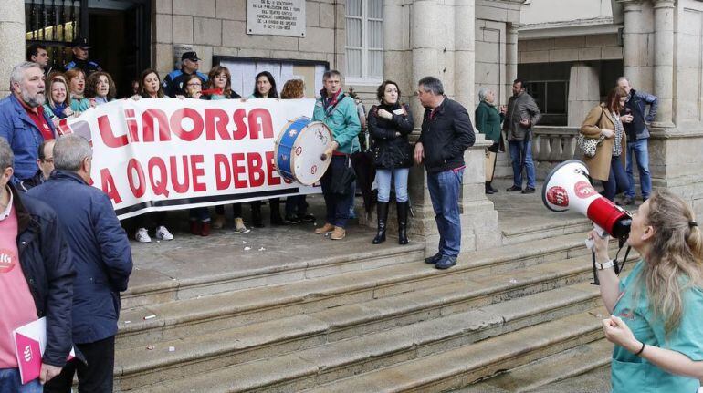 Tras la reunión, las trabajadoras volvieron a reclamar los atrasos