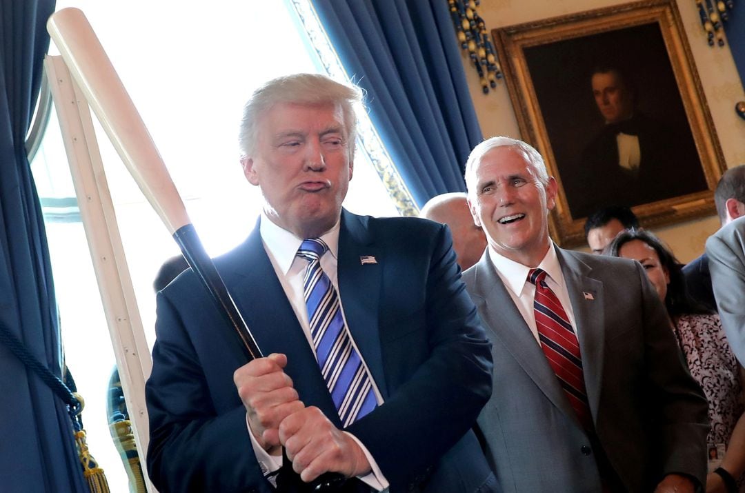 Foto de archivo de Donald Trump junto a su vicepresidente Mike Pence en la Casa Blanca.