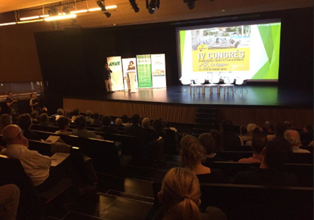 Imagen del Congreso de Viviendas Vacacionale en el Centro Cultural de  Jesús