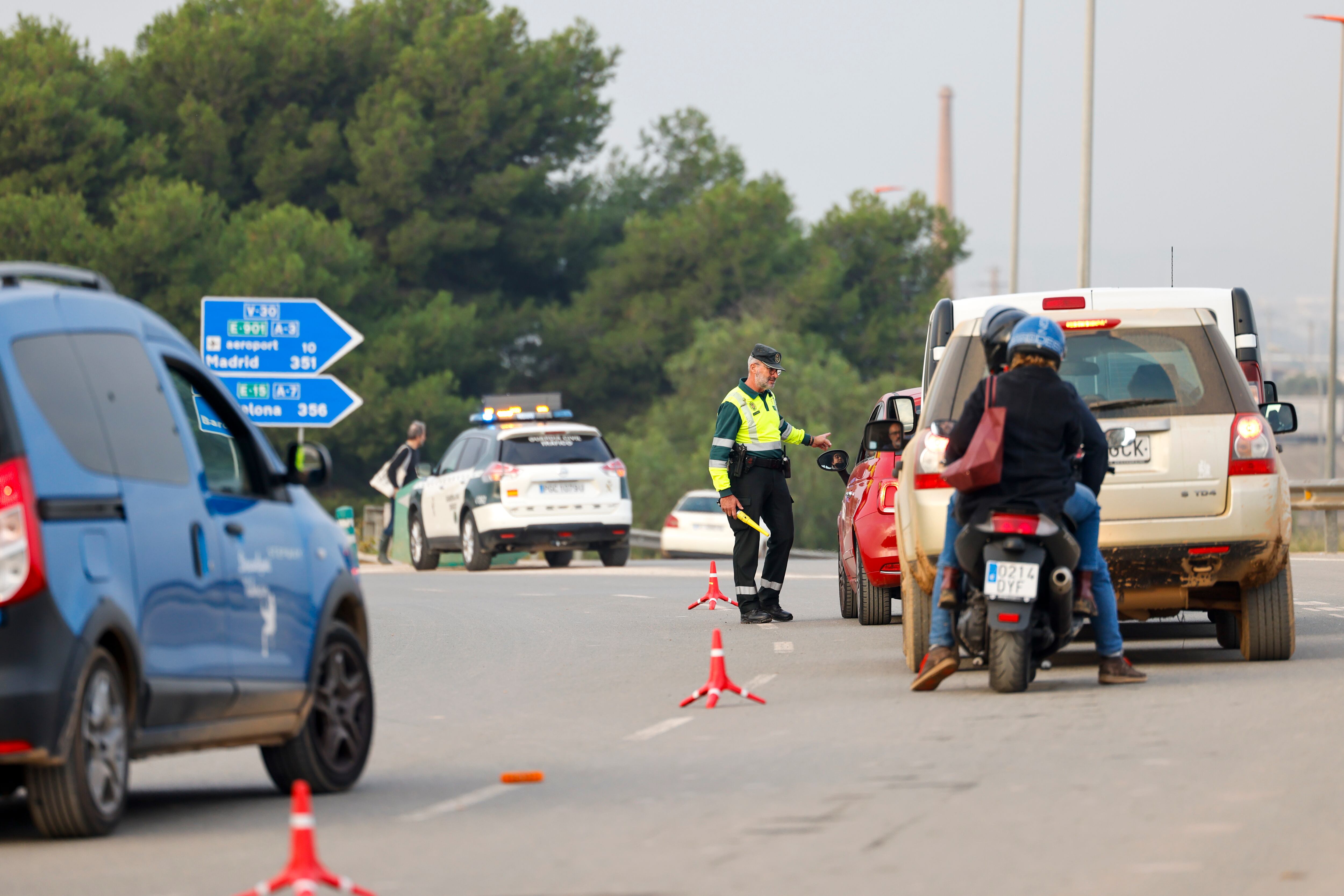 Control policial a las afueras de Valencia