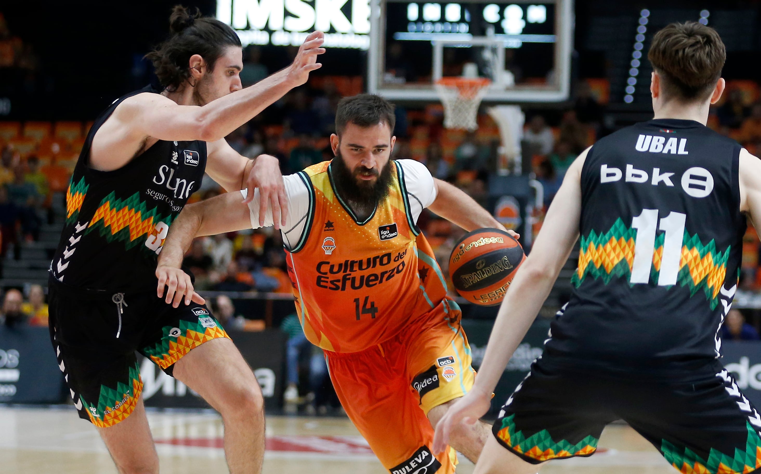 Bojan Dubljevic, en su etapa con el Valencia Basket, nuevo fichaje del Casademont. EFE/Miguel Ángel Polo