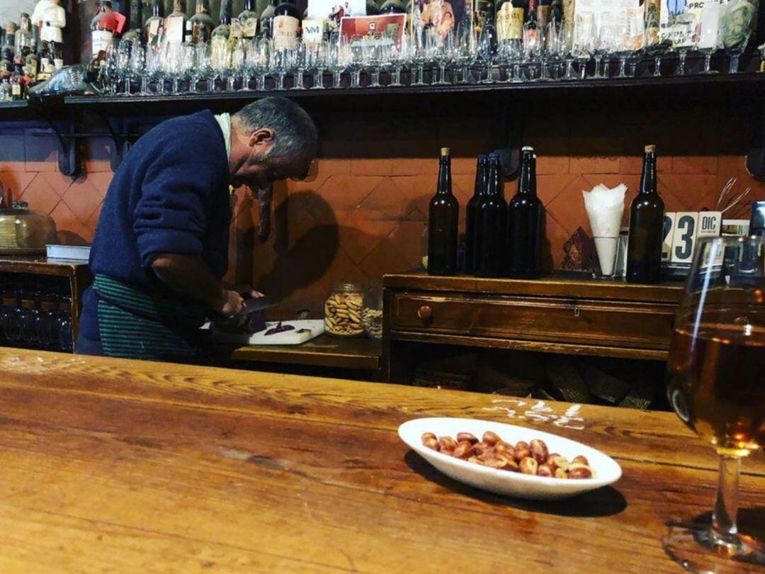 Interior del bar La Venencia, sucursal de los jereces en el Madrid viejo
