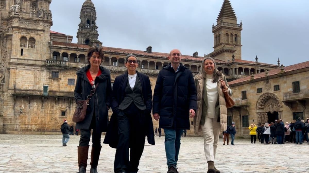 Los expulsados del PSOE de Santiago se rebelan: "Somos socialistas y eso no va a cambiar"