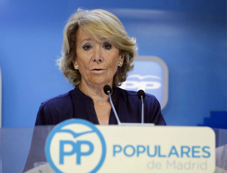 La presidenta del PP de Madrid, Esperanza Aguirre, durante la rueda de prensa que ofreció tras la reunión del Comité de Dirección 