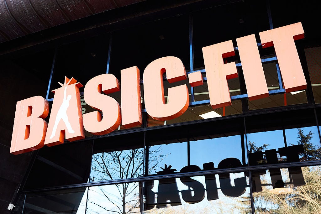 Logo de los gimnasios Basic-Fit