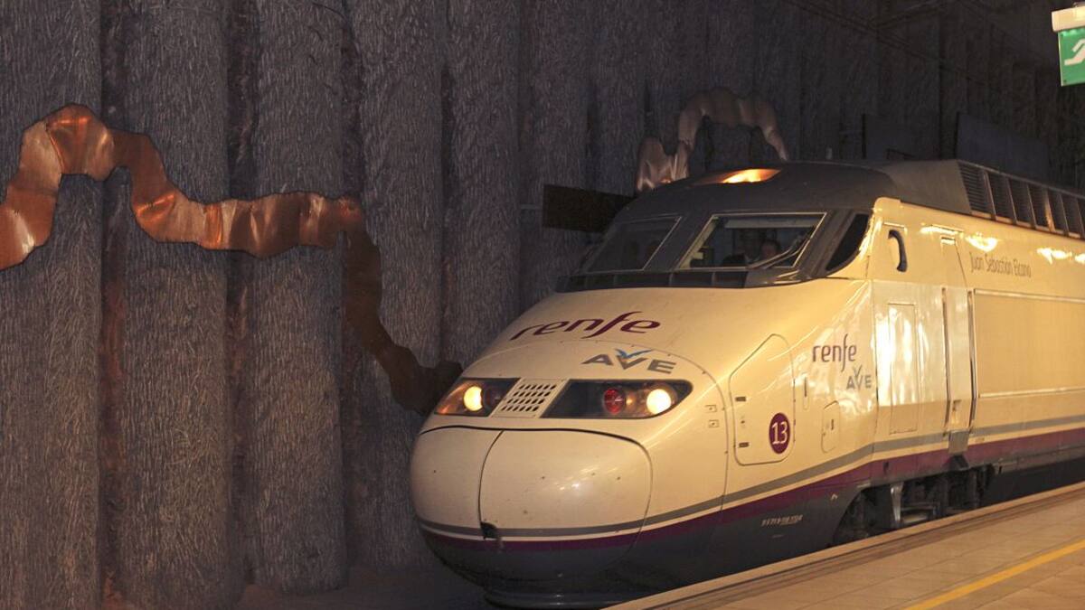 El AVE Madrid-Castellón sufrió ayer una avería y los viajeros fueron reubicados en un Cercanías