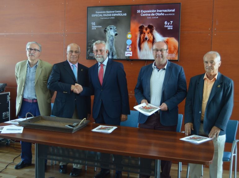 Presentación exposición canina