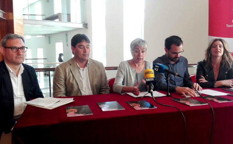 Los responsables del Principal y del Consistorio presentaron la quinta edición de la Òpera al carrer.