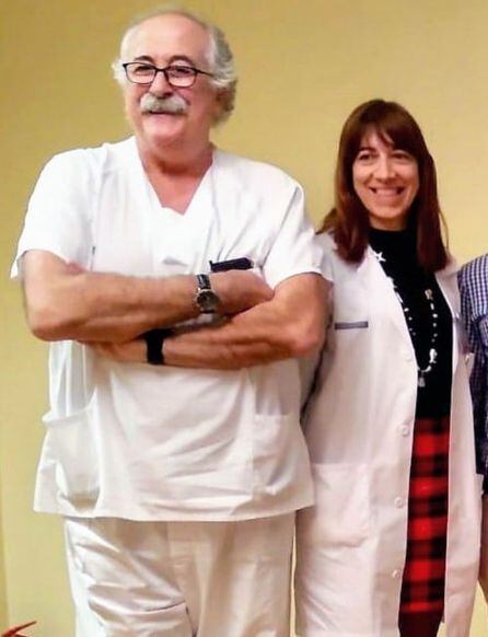 Calixto Sánchez con parte del equipo médico del Hospital de Elda en una imagen de archivo