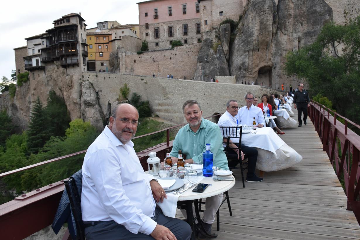 Una cena en el Puente de San Pablo inaugura los actos promocionales para la candidatura de Cuenca a la Capital Gastornómica en 2023