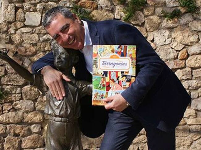 Albert Abelló amb l'àlbum de cromos