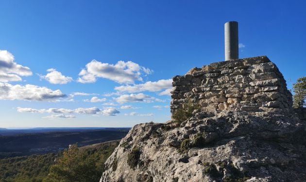 Vértice geodésico del cerro Juez a 1.543 metros de altitud.