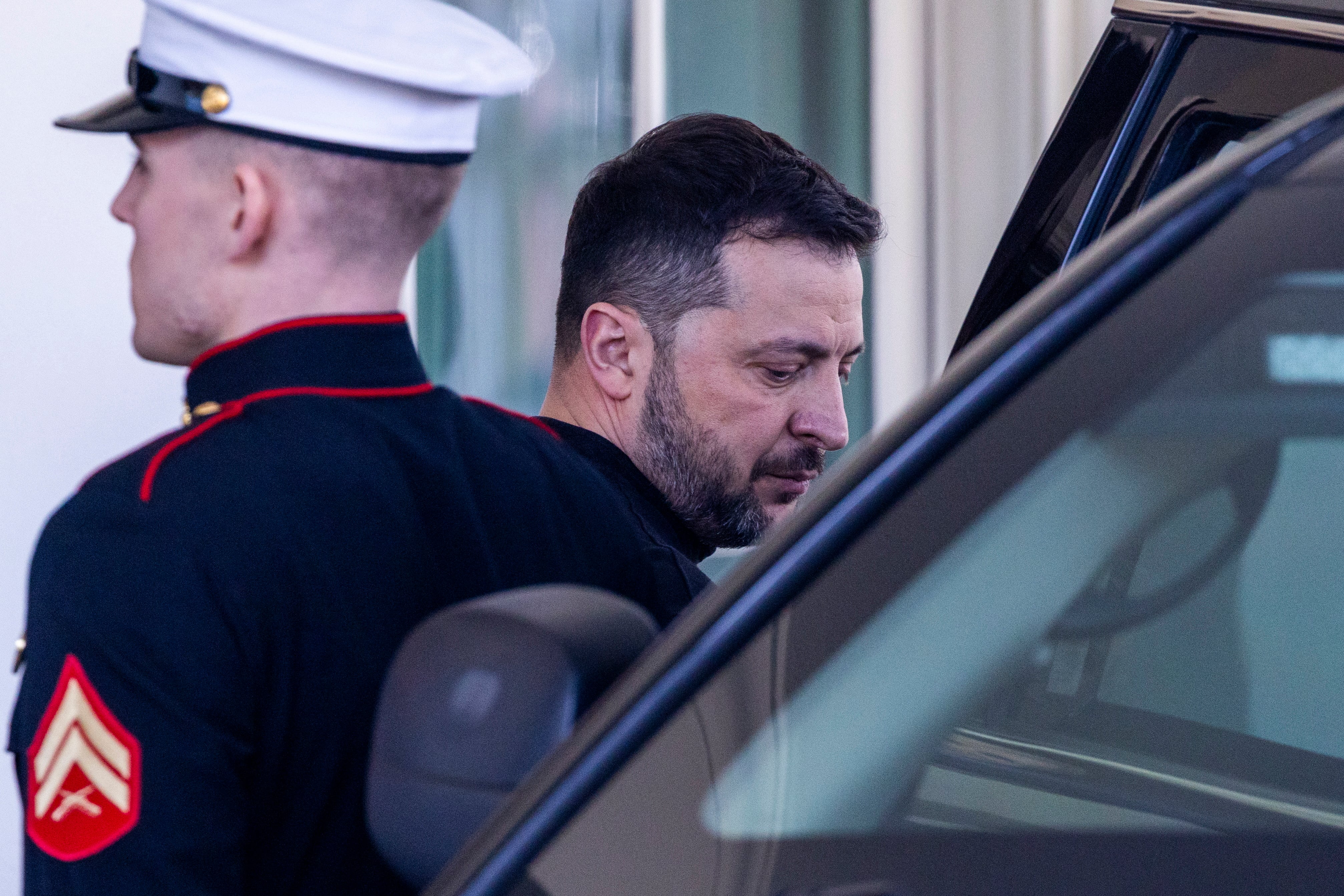 El presidente ucraniano, Volodímir Zelenski, a su salida de la Casa Blanca este viernes