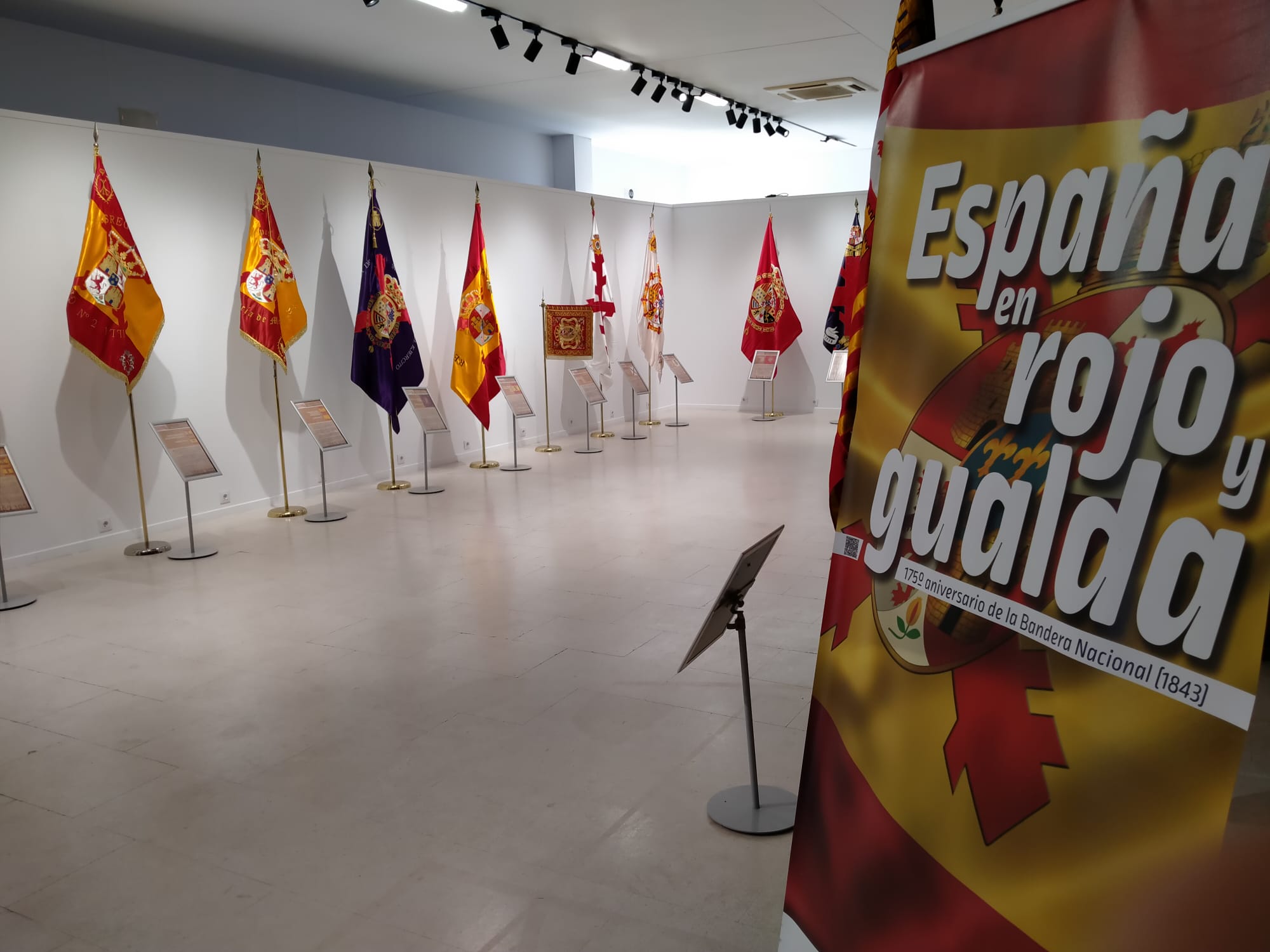 Exposición de banderas históricas de España en Tarancón (Cuenca)