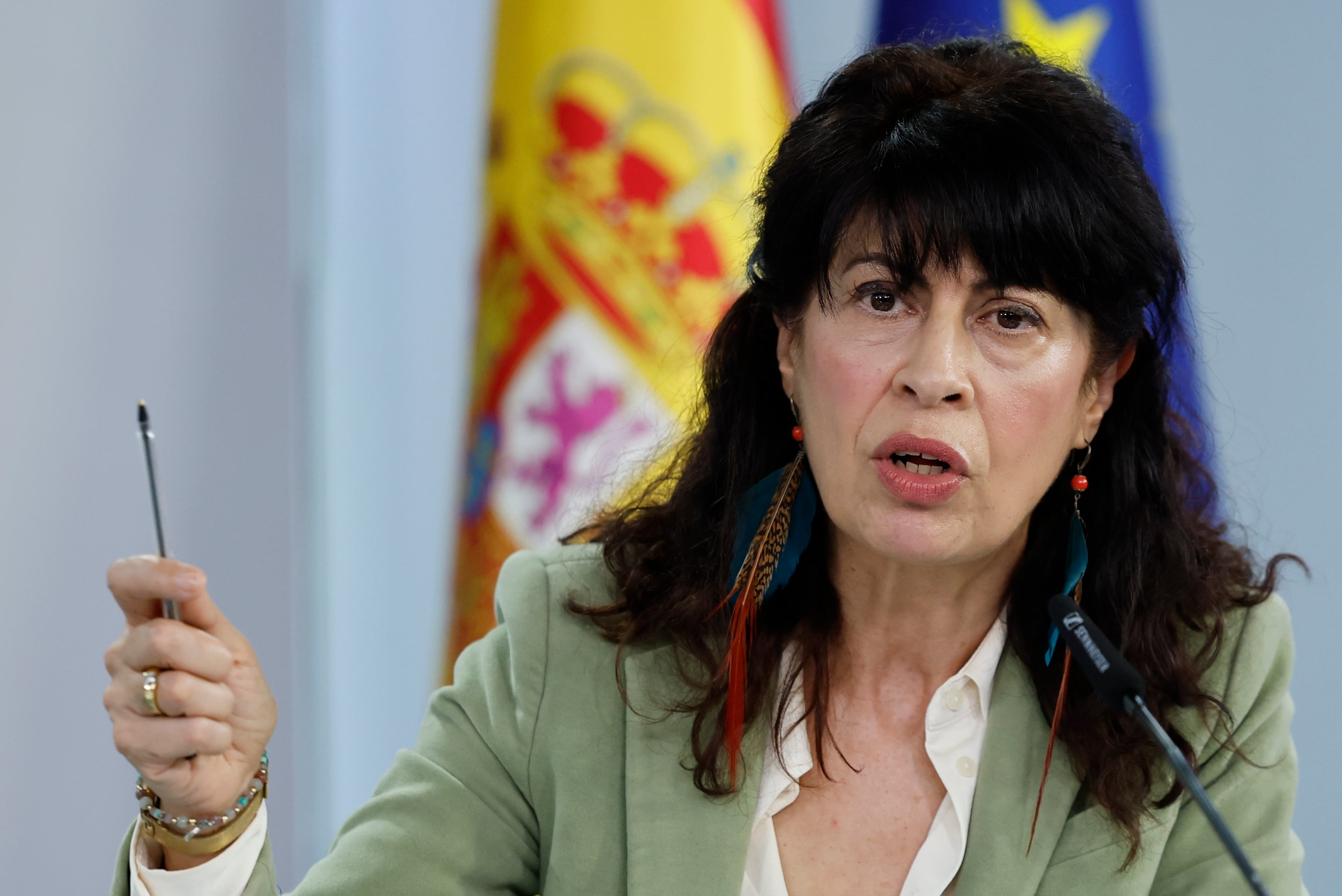 La ministra de Igualdad, Ana Redondo, durante la rueda de prensa posterior al Consejo de Gobierno este martes en el complejo del Palacio de la Moncloa. 