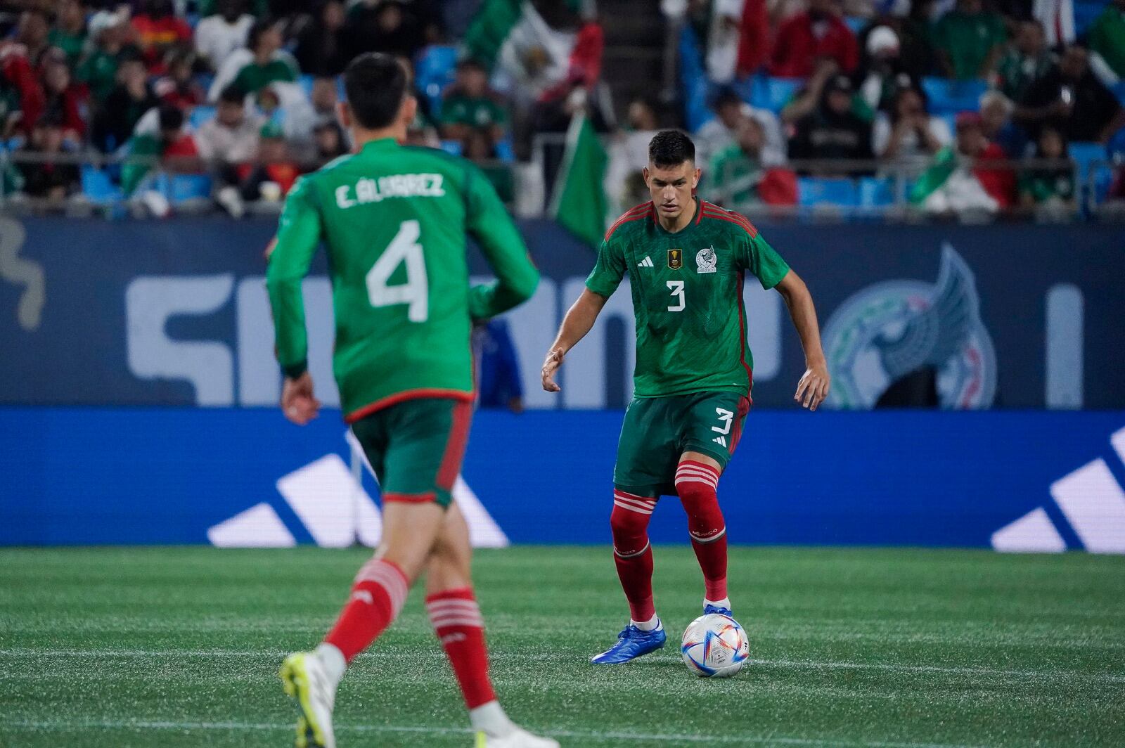 El 22 del Almería luce el número 3con México.