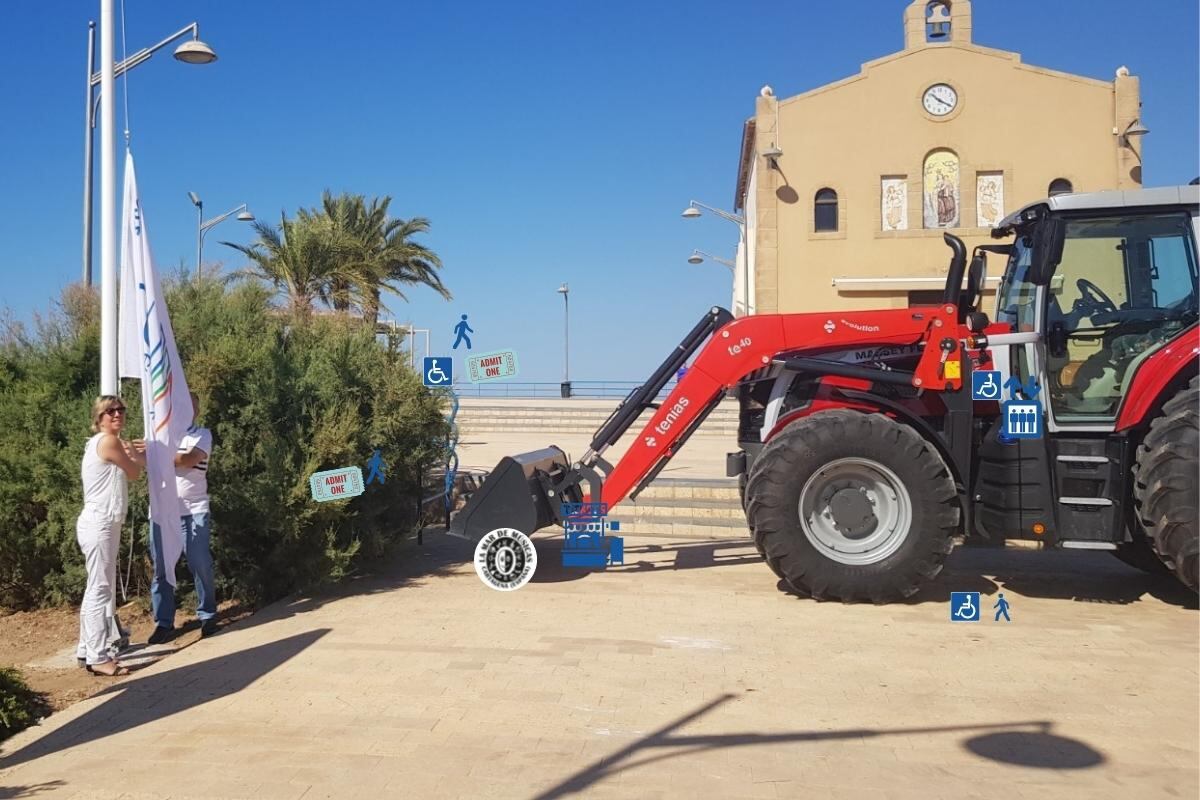 Nuevo tractor para la limpieza de las playas de Cartagena