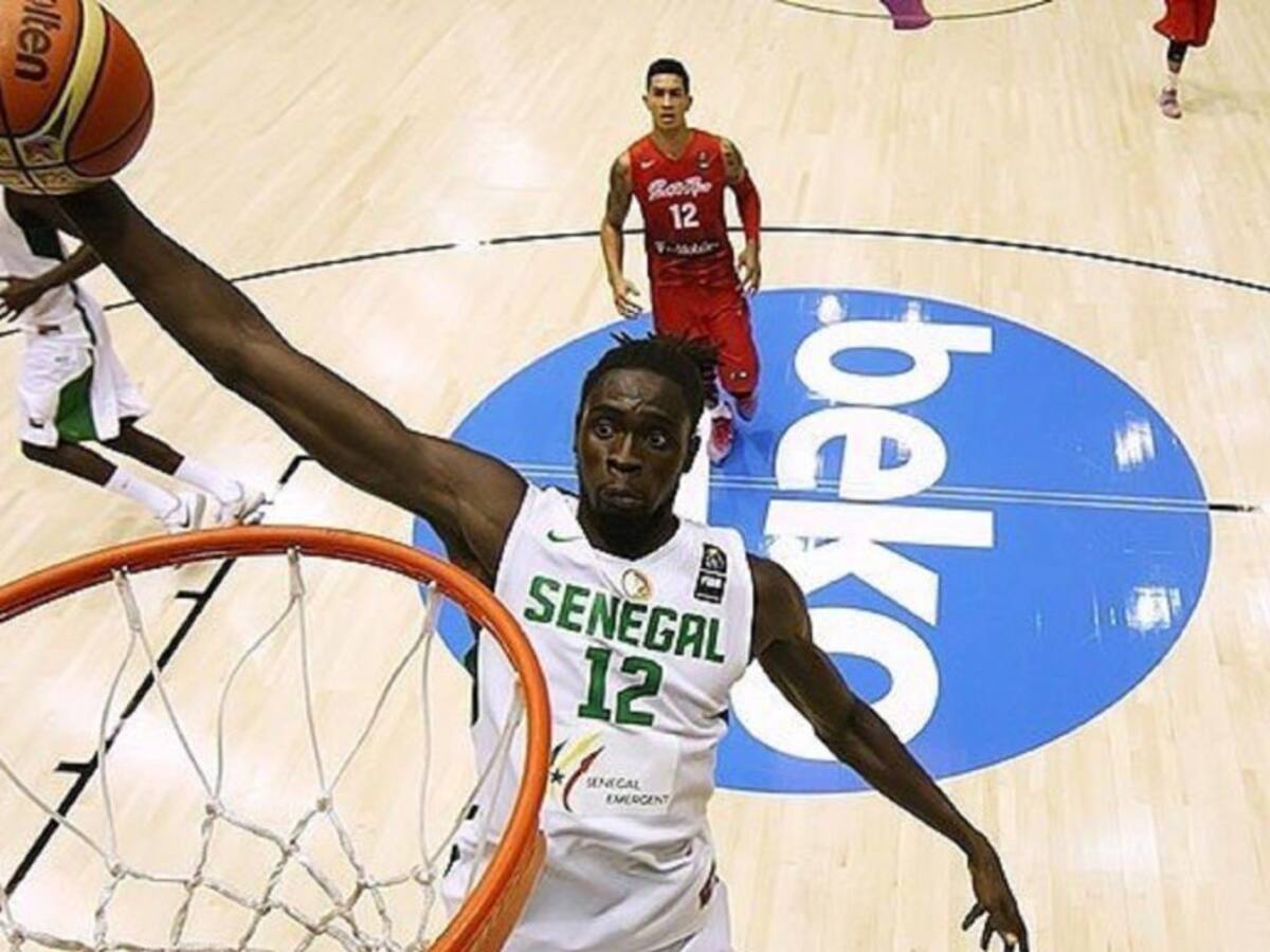 Bisturí a la plantilla taronja tras los fichajes de Colom y Ndour