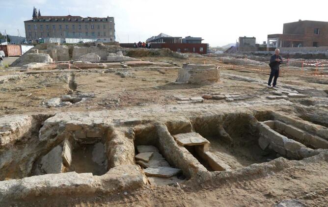 La excavación de San Bartolomé ha descubierto restos de entre el siglo XIII y el siglo XVIII.