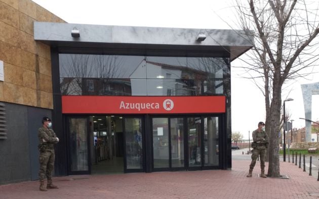 Soldados de la Bripac en la Estación de Renfe de Azuqueca