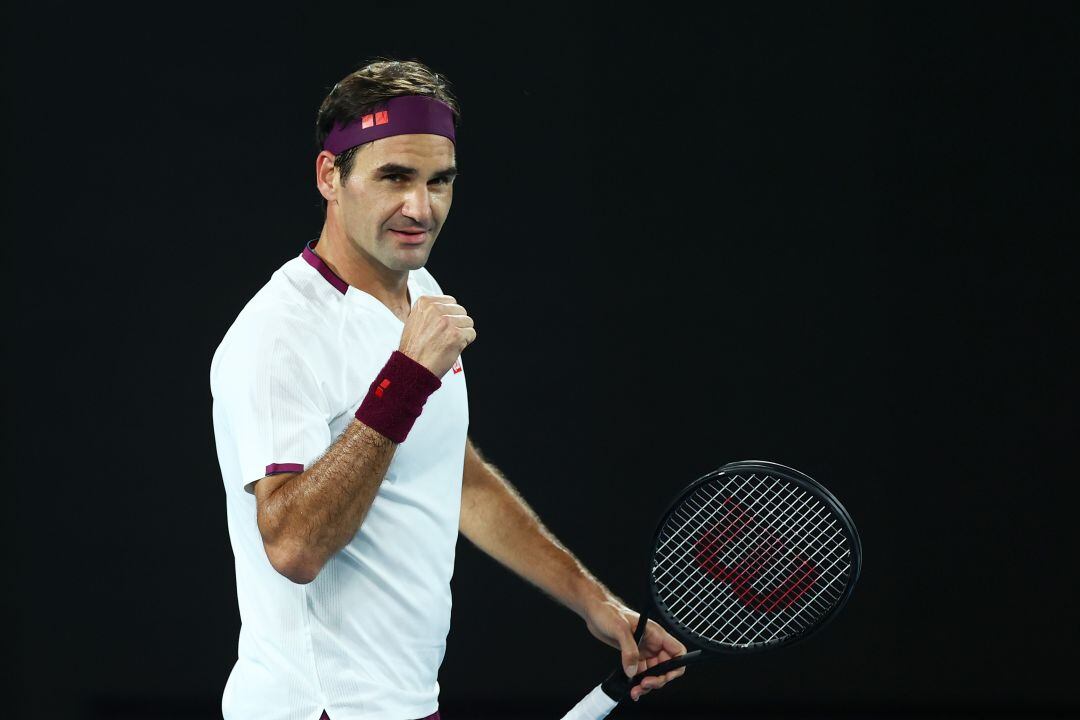 Roger Federer celebra el triunfo ante Marton Fucsovics.