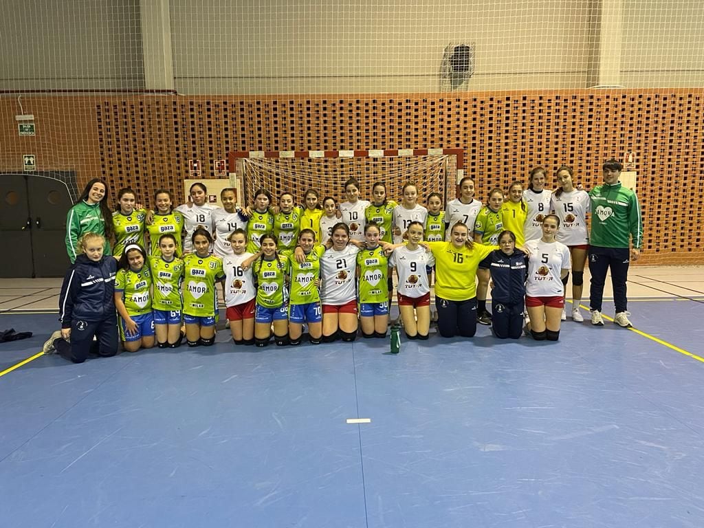 Equipo infantil femenino del Balonmano Zamora