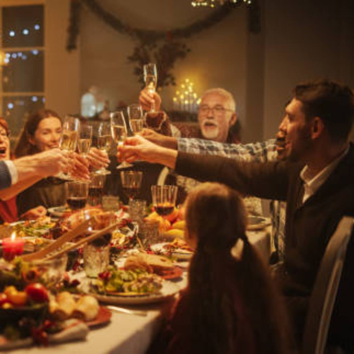 Intercalar alimentos ligeros en las grandes comidas de Navidad y no dejar el ejercicio, el secreto para cuidarnos mejor