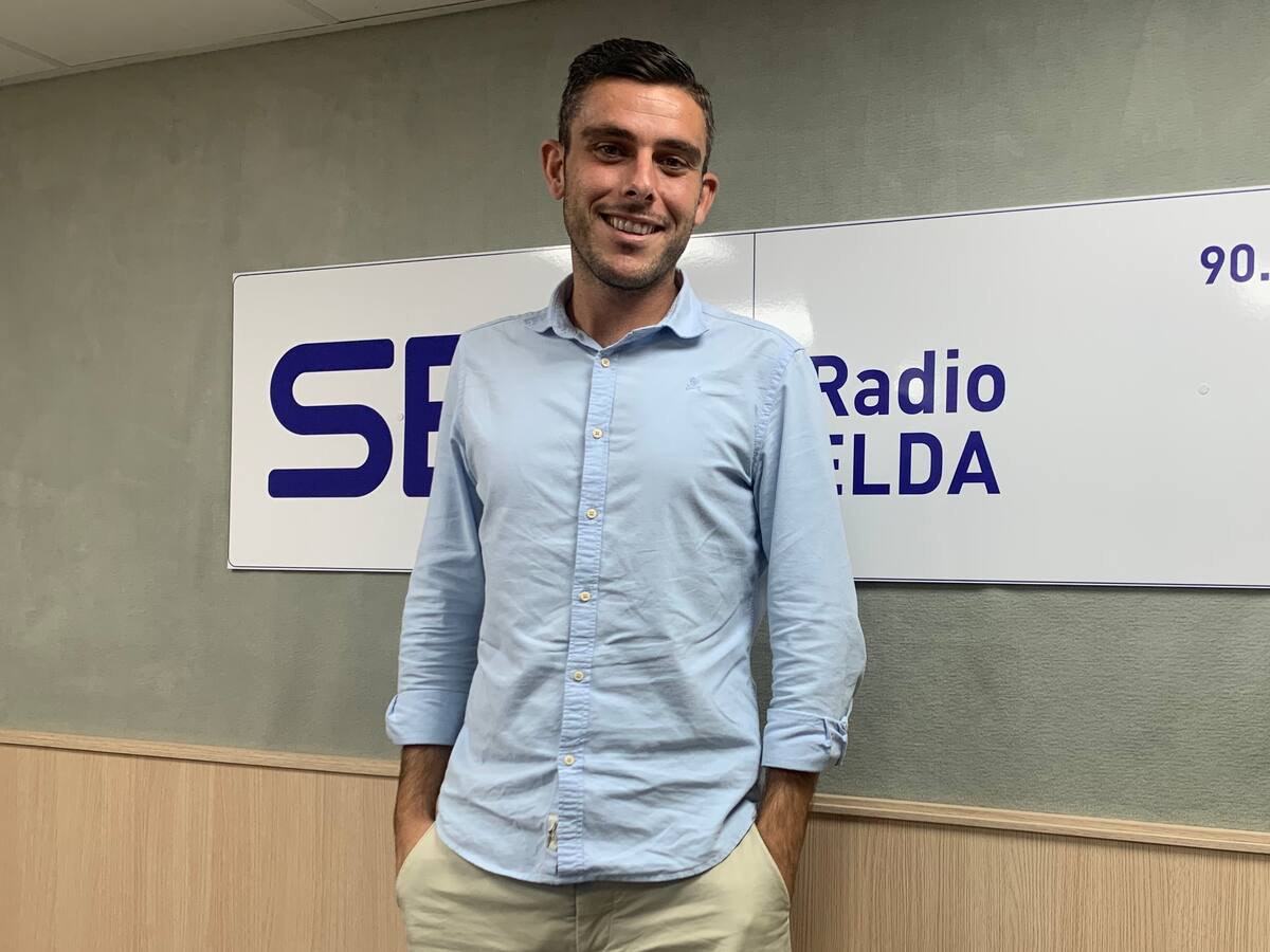 Juan Sánchez, Delg. del Eldense: "Soy partidario de vivir el fútbol porque me apasiona"
