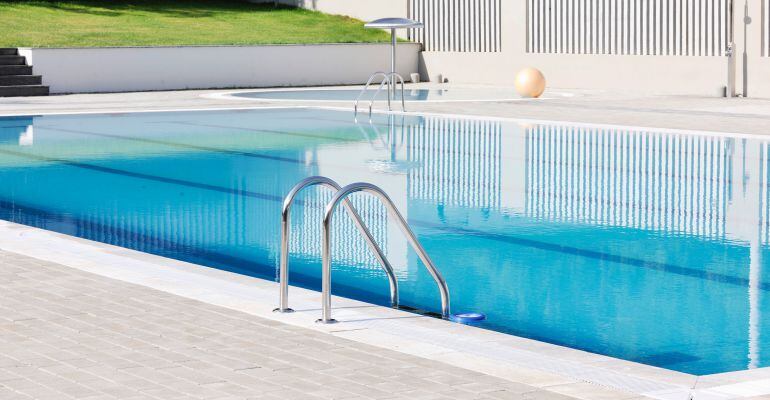 Piscina de una comunidad de vecinos de Alcobendas