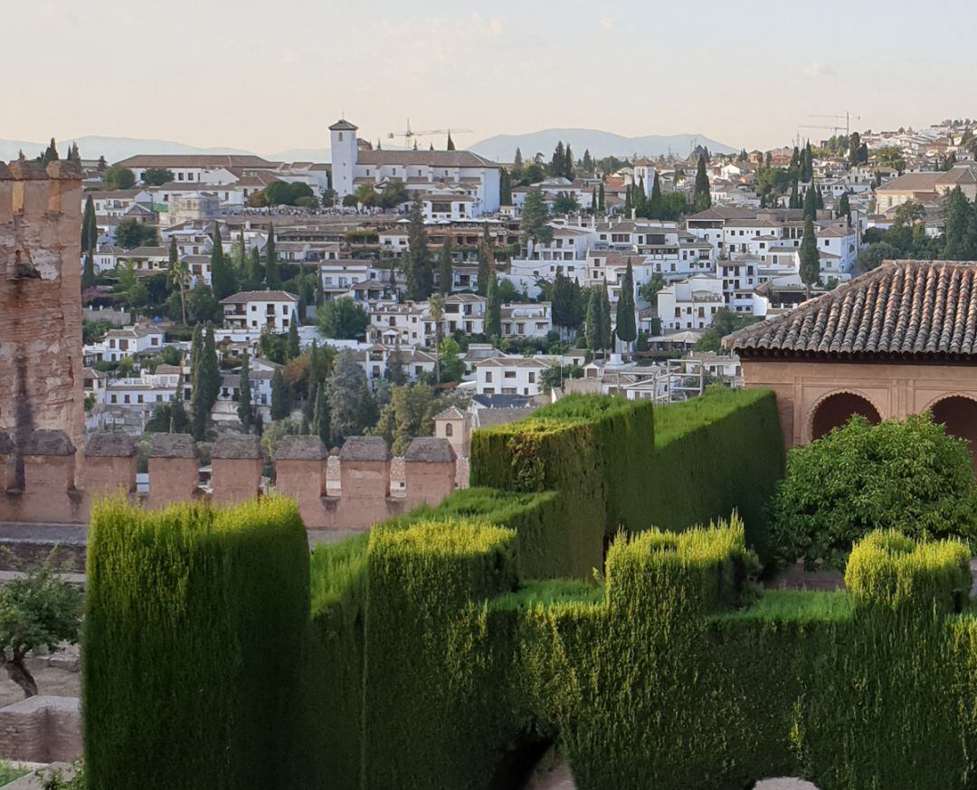 El barrio granadino del Albaicín, desde la Alhambra