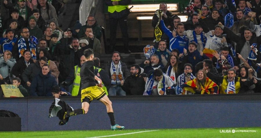 Kenan Kodro, celebrando su tercer gol.