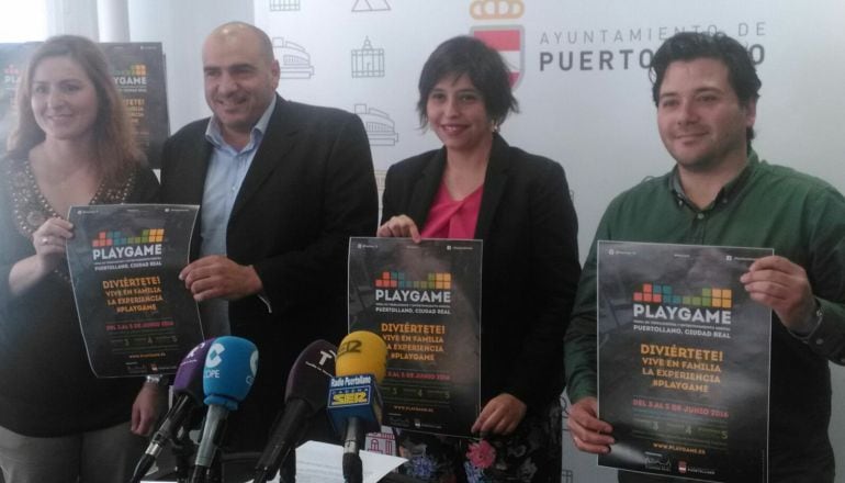 Representantes de la Diputación de Ciudad Real, del Ayuntamiento de Puertollano y de la empresa organizadora presentan el cartel de Playgame