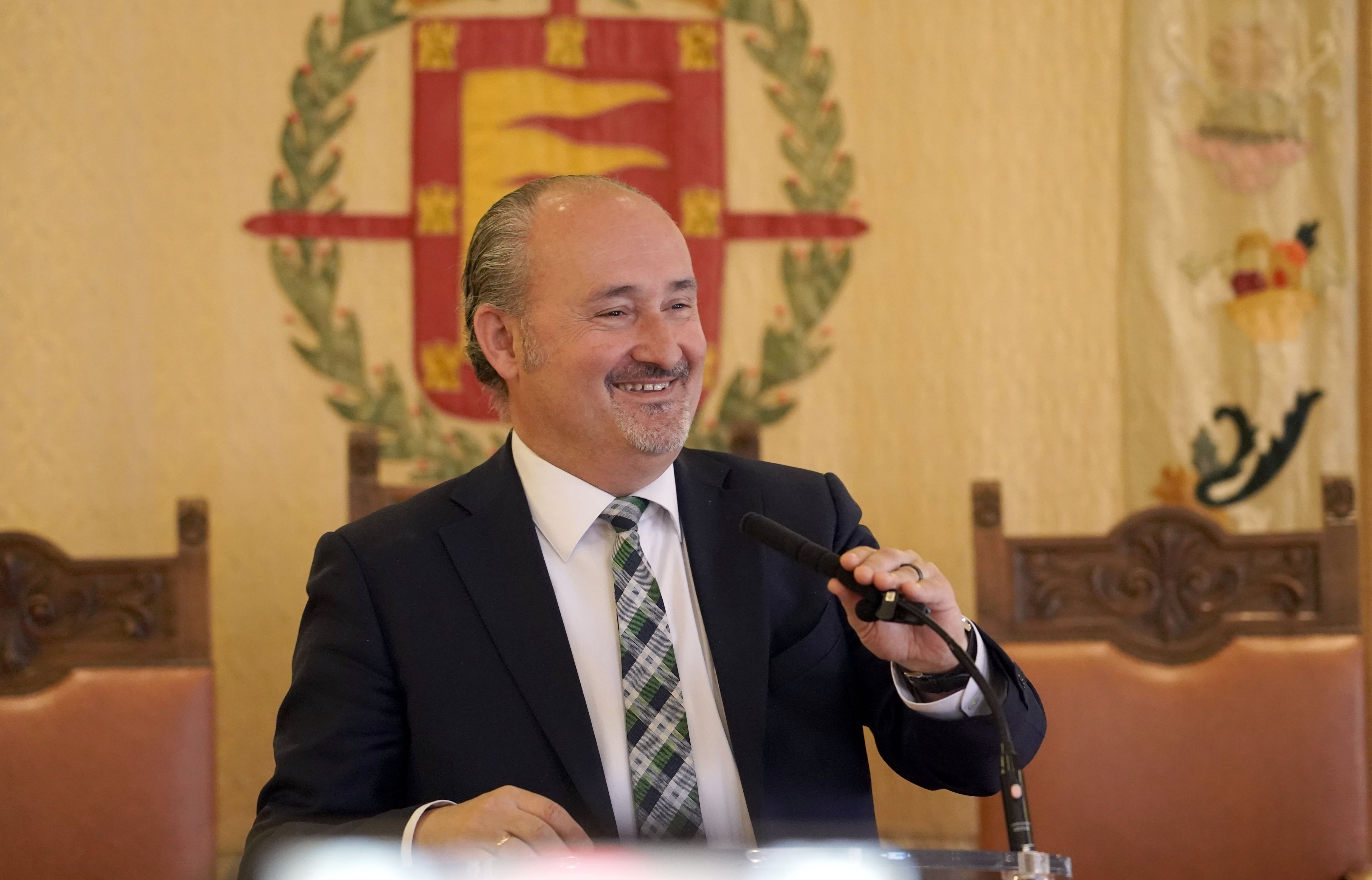 El concejal de Salud Pública y Seguridad Ciudadana, Alberto Cuadrado, presenta el proyecto de la ordenanza de recogida selectiva de residuos domésticos y de limpieza viaria