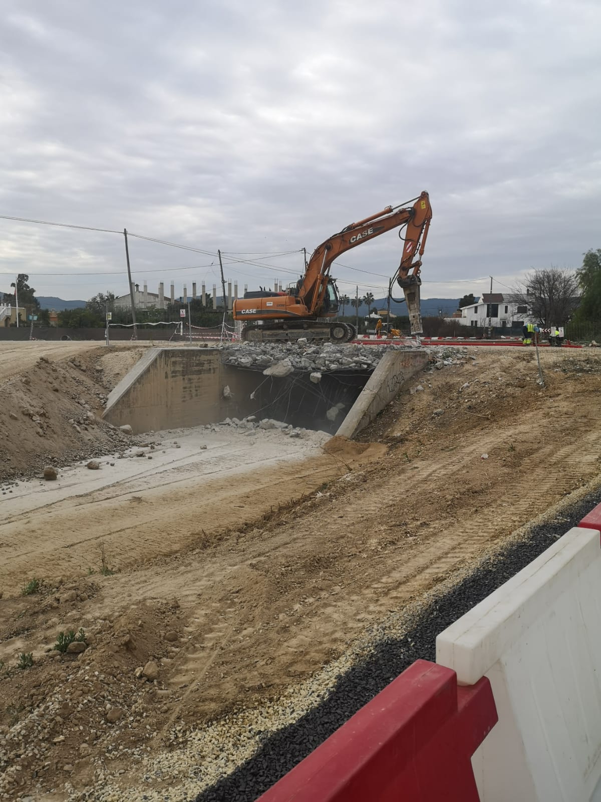 Trabajos de derribo del túnel en el municipio de Alcantarilla