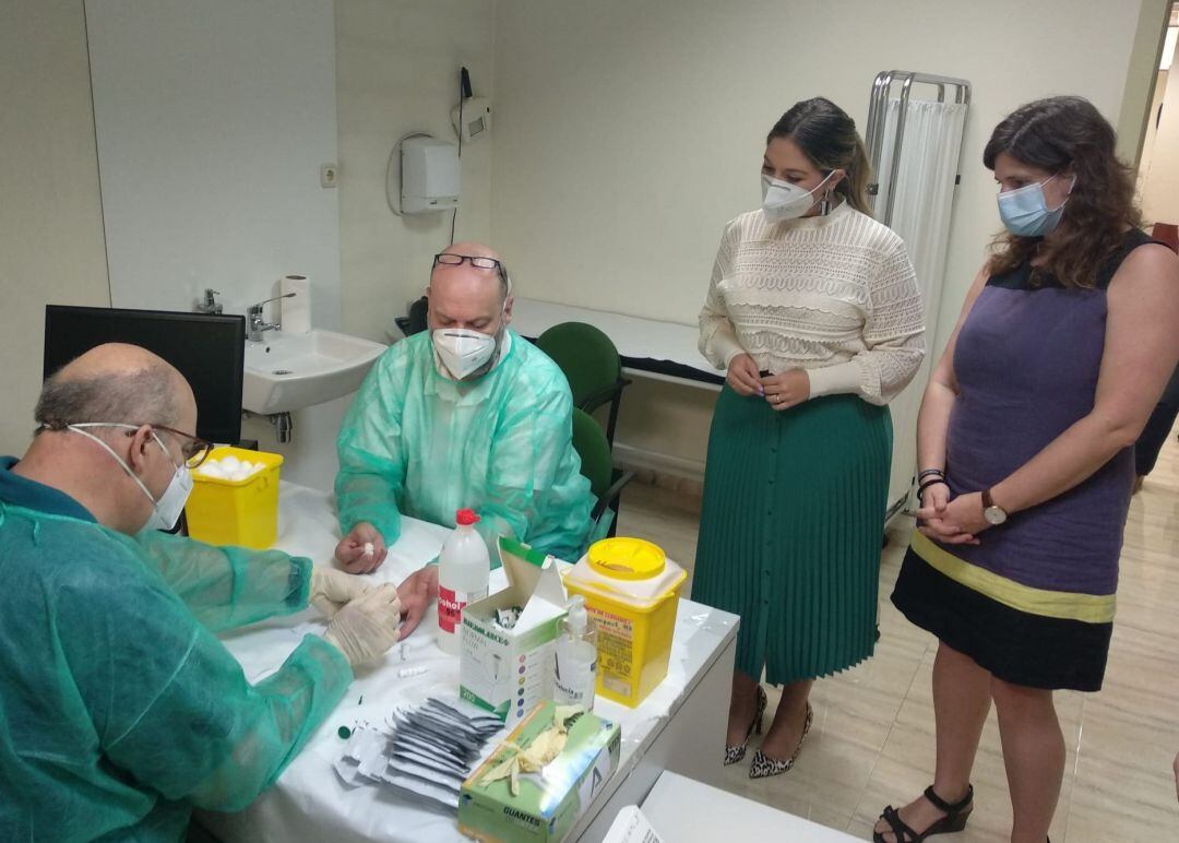 Test rápidos de covid-19 a funcionarios de Justicia en Jaén.