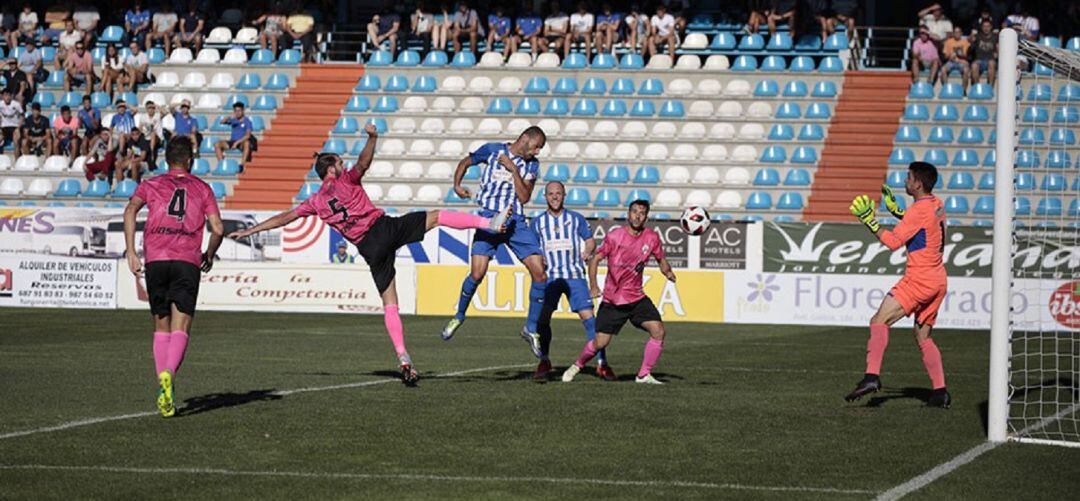 El equipo sansero acabó perdiendo por 3-1 frente a la Ponferradina
